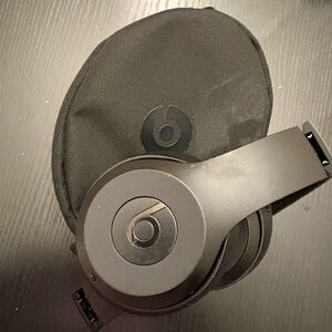 Beats Wireless Black Headphones